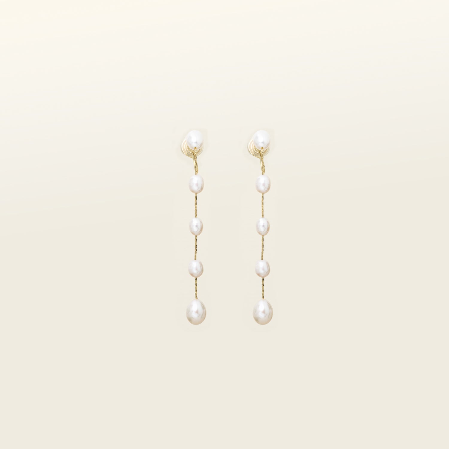 Lune Pearl Clip On Earrings in Gold