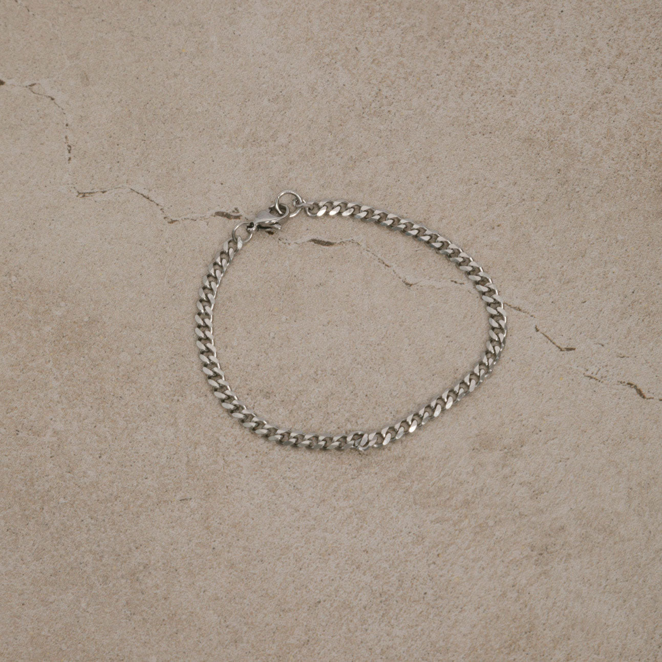 Image of the Cuban Chain Bracelet is made of durable stainless steel, and offers a non-tarnish finish and water resistance.