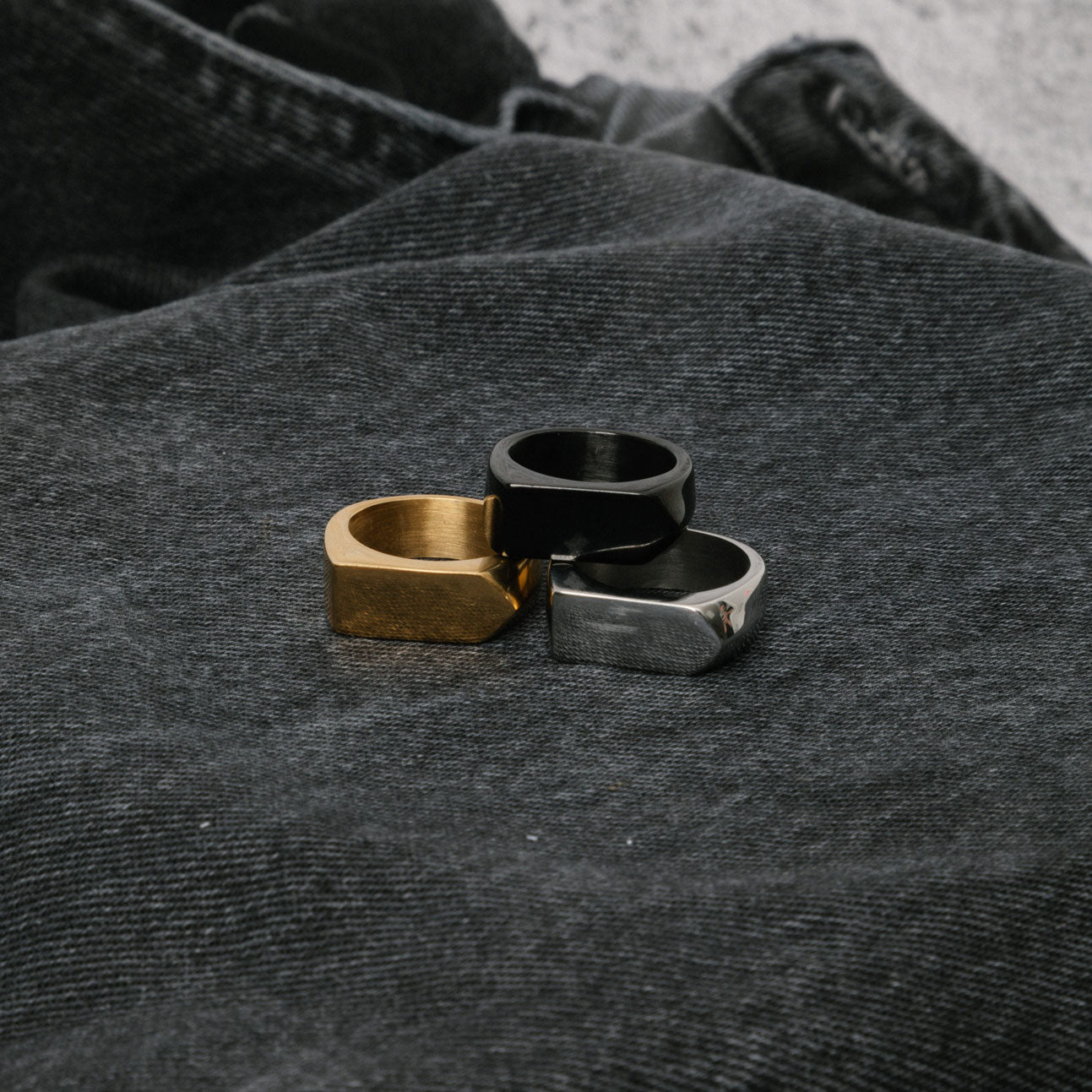 Image of the Pointed Band Ring in Silver is made using stainless steel and has a width of 8mm. Its superior construction provides lasting durability and protection from water damage and tarnishing.