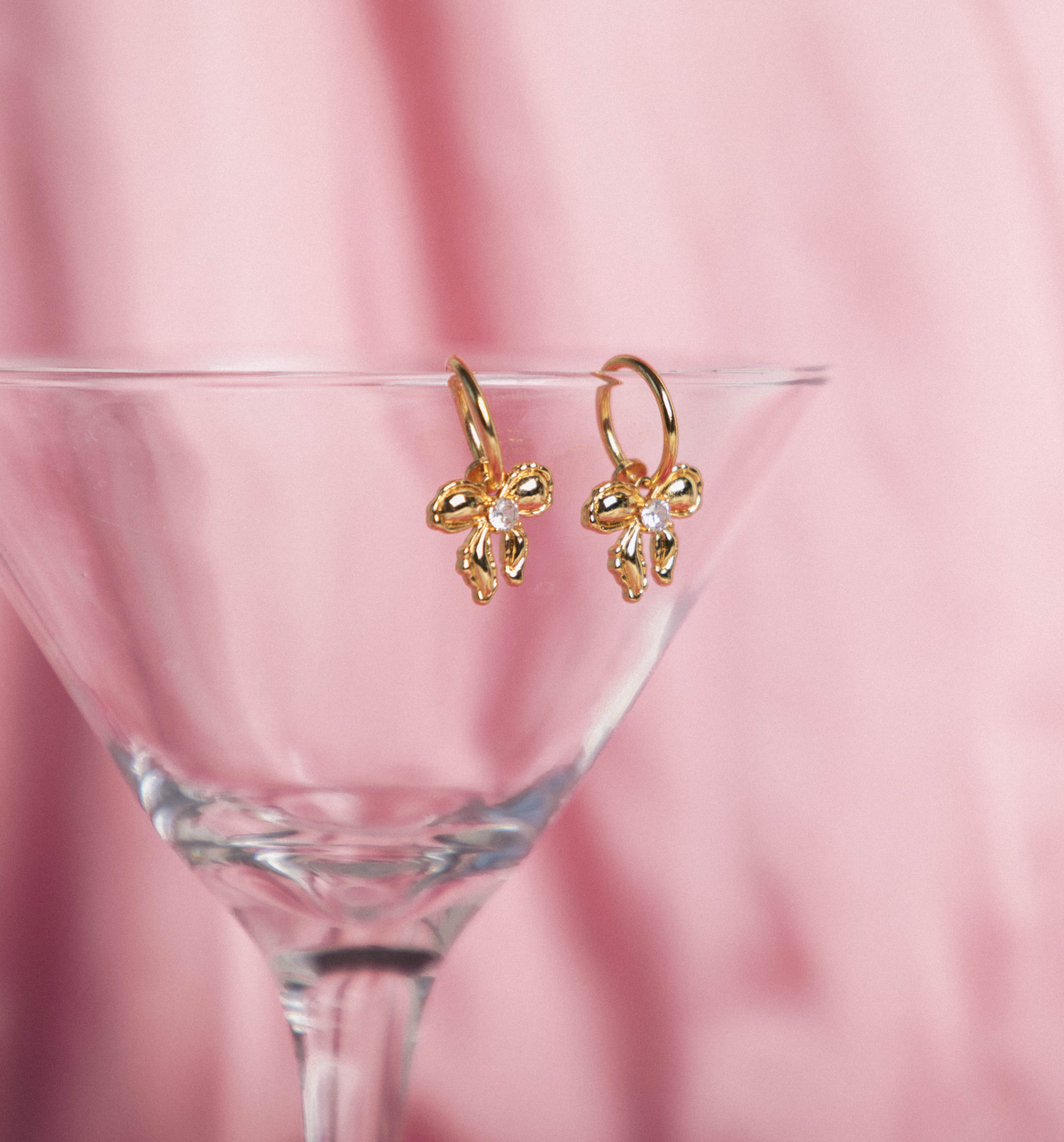 Trendy ZA Gold Statement Clip Earrings No Pierced for Women - silver clip |  Clip on earrings, Knot earrings, Shiny silver