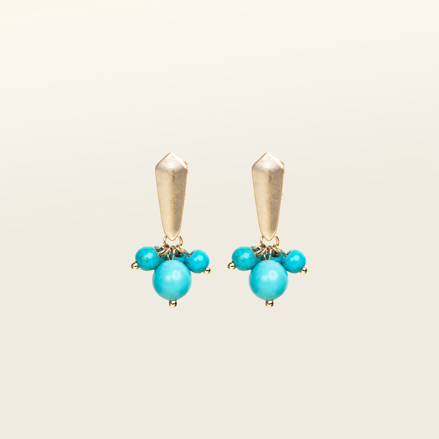 Fashionable light blue clip-on earrings with agate and glass bead decorations, suitable for all ear types.