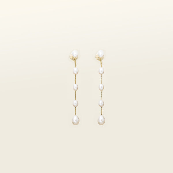 Lune Pearl Clip On Earrings in Gold